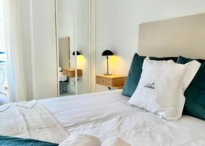 Seaside Oasis With Mountain Views - Eaw Homes Apartmán *